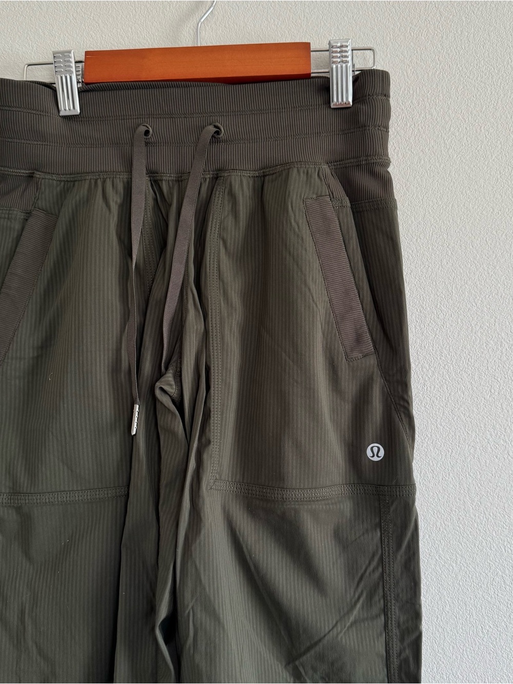 Lululemon Dance Studio Mid-Rise Pants Olive Green size 0